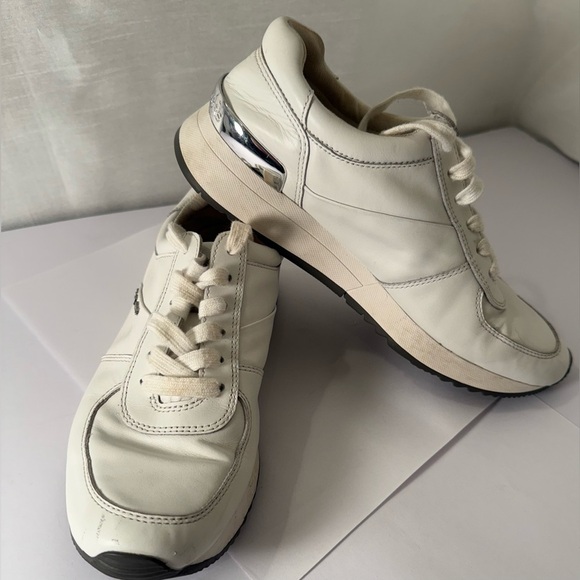 Michael Kors Allie Stride Trainer Bright White Sneakers Women sizes 6 EUC - Picture 1 of 8